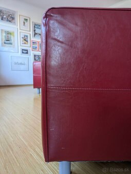 Dva krát červený gauč - 7