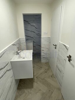 2330 NA PREDAJ PRI KOMÁRNE VIACÚČELOVÝ DOM - 7