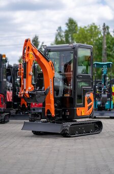 Minibager VIP15 s kabinou – Silný stroj s plným komfortem - 7