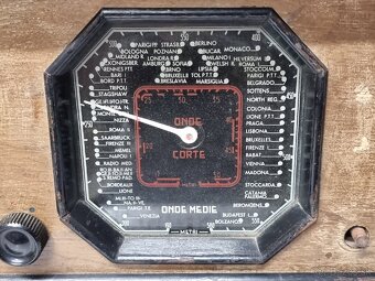 40/50te roky 》PRENOSNÉ STAROŽITNÉ RADIO - 7