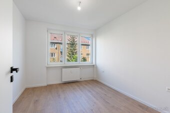 Nová Dubnica – Dizajnový 3-izbový byt s balkónom po kompletn - 7
