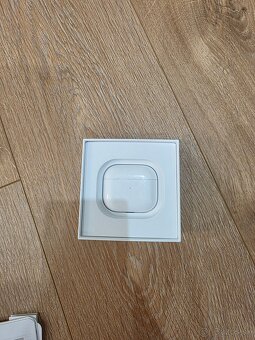 Apple AirPods (3. generácia) s Lightning nabíjacím puzdrom - 7