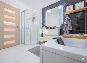 Rodinný dom v Meste na BÝVANIE alebo PODNIKANIE - 7