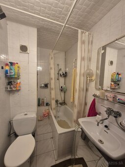 REZERVOVANÝ 1-IZBOVÝ BYT S BALKÓNOM V KN. - 7