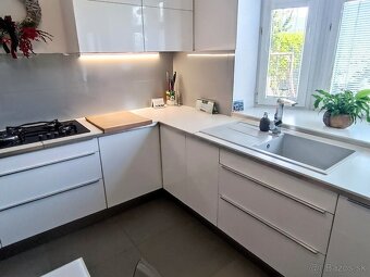 Exkluzívny radový dom s garážou,423 m2 - Teplička nad Váhom - 7