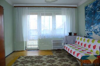 Dvojpodlažný rodinný dom z roku 1995 na okraji obce - Kosihy - 7