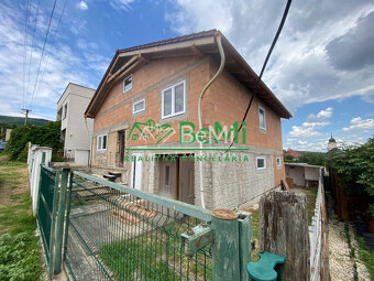 „ pod ZOBOROM“ Nitrianske Hrnčiarovce rodinný dom hrubá stav - 7