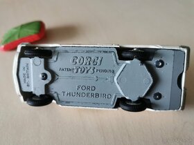 Corgi toys Ford Thunderbird - 7