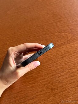 iPhone 15 Pro 128 GB - 7