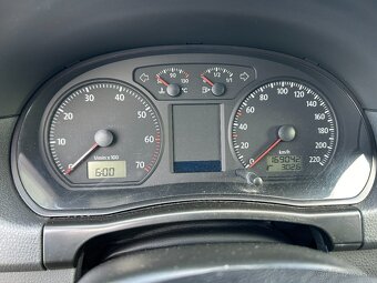 VW POLO 1,4l AUTOMAT - 7
