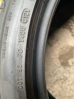 235/40r19 Pirelli Cinturano P7 - 7