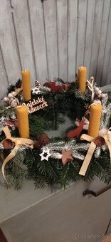 Adventný veniec zo zivej čačiny ,voňavý so sviečkami - 7