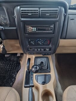 Jeep Cherokee XJ 2.5i - 7