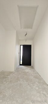 Velky 5 izbovy bungalov 15 min od Kosic - 7