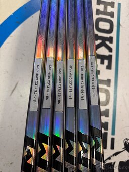 NOVINKA UPLNE NOVA HOKEJKA CCM JETSPEED FT8 SR LONG - 7