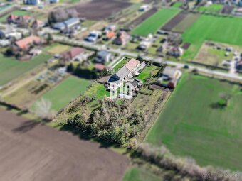 Rozľahlý pozemok s domom a lesíkom – ideálne pre hospodáreni - 7