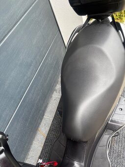 Suzuki Burgman 200i - 7