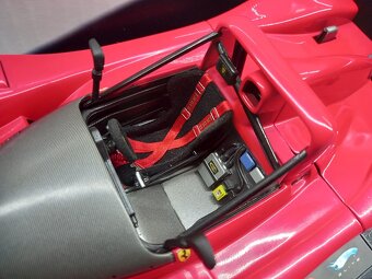 FERRARI 333 SP HOTWHEELS ELITE 1:18 - 7