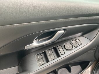 Hyundai i30 Fastback STYLE - 7
