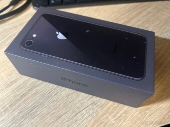iPhone 8 64GB Black - 7