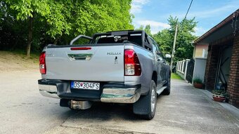 Toyota Hilux 2,4D 4D 11 kW Manual 6st - 7
