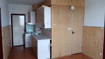 Ponúkam na predaj 4 izbový byt s balkónom v Štúrove. - 7