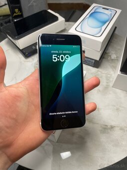 iPhone SE 2022 64GB - 7