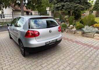 Volkswagen Golf 1,4i klima , Dobrý stav benzín manuál 55 kw - 7