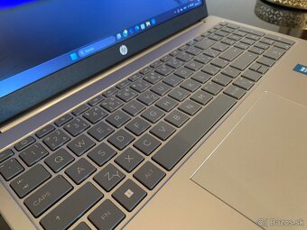 HP Laptop 15-FD0837 Top Stav - 7
