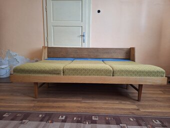 Retro starý rozkladací gauč, sedačka na renováciu - 7