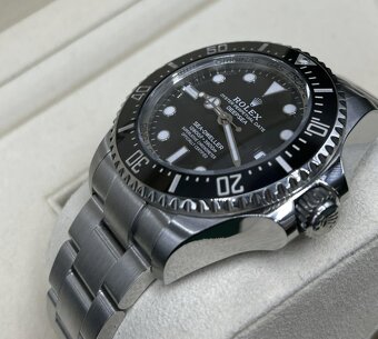Rolex Oyster Perpetual Date - 7