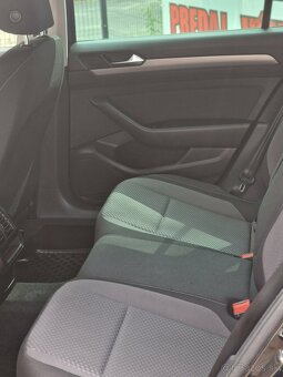 Volswagen Passat Variant 2.0L - 7