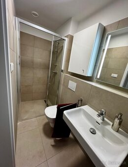 Krasna garzonka na prenajom - 7