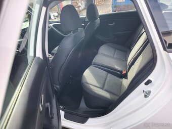 Hyundai i30 II facelift 1.6 CRDi Combi - 7
