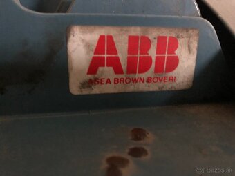 Elektromotor ABB 30kW - 1475 ot. - uloženka, s remenicou - 7