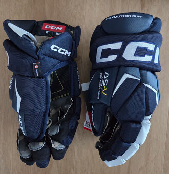 Nové hokejové rukavice CCM Jetspeed Tacks profi úrovni - 7