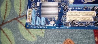 Set Gigabyte GA-MA78LM-S2 + AMD CPU + 4GB RAM + Karty - 7