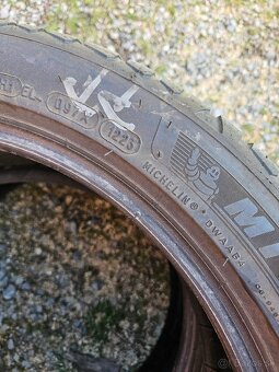 235/45 R18 - 7