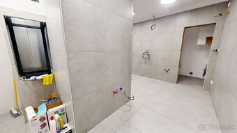 Prenájom - Obchodný priestor na prenájom v centre Trnavy – n - 7