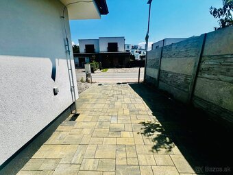 NADŠTANDARDNÝ 4-IZBOVÝ BUNGALOV (110M2) V MALINOVE TRI VODY - 7