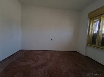 Rodinný dom v obci Čata - 7