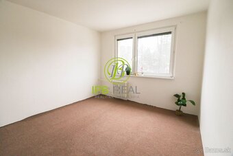 DOBRÁ LOKALITA 4-izb. byt s loggiou na Nejedlého ul. v Dúbr - 7