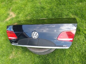 Passat B7 výrezy z karoserie - 7