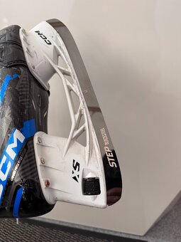 BRUSLE CCM AS-V TACKS   vel. 42/7,5 wide - 7