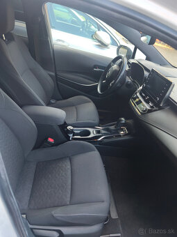 Toyota Corolla Combi 1.8 Hybrid 72kW - 7