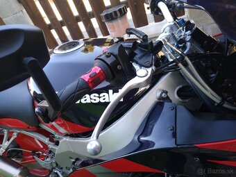 Kawasaki zx9r - 7