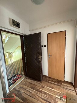 2 izbový byt s balkónom, záhradou a garážou, Nové Mesto nad - 7