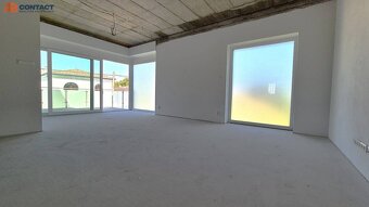 Nový skolaudovaný 4-izbový apartmán s terasou i parkovaním - 7
