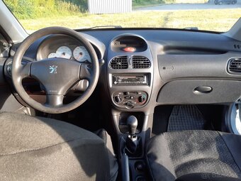 Peugeot 206SW - 7