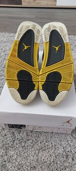 Jordan 4 - 7